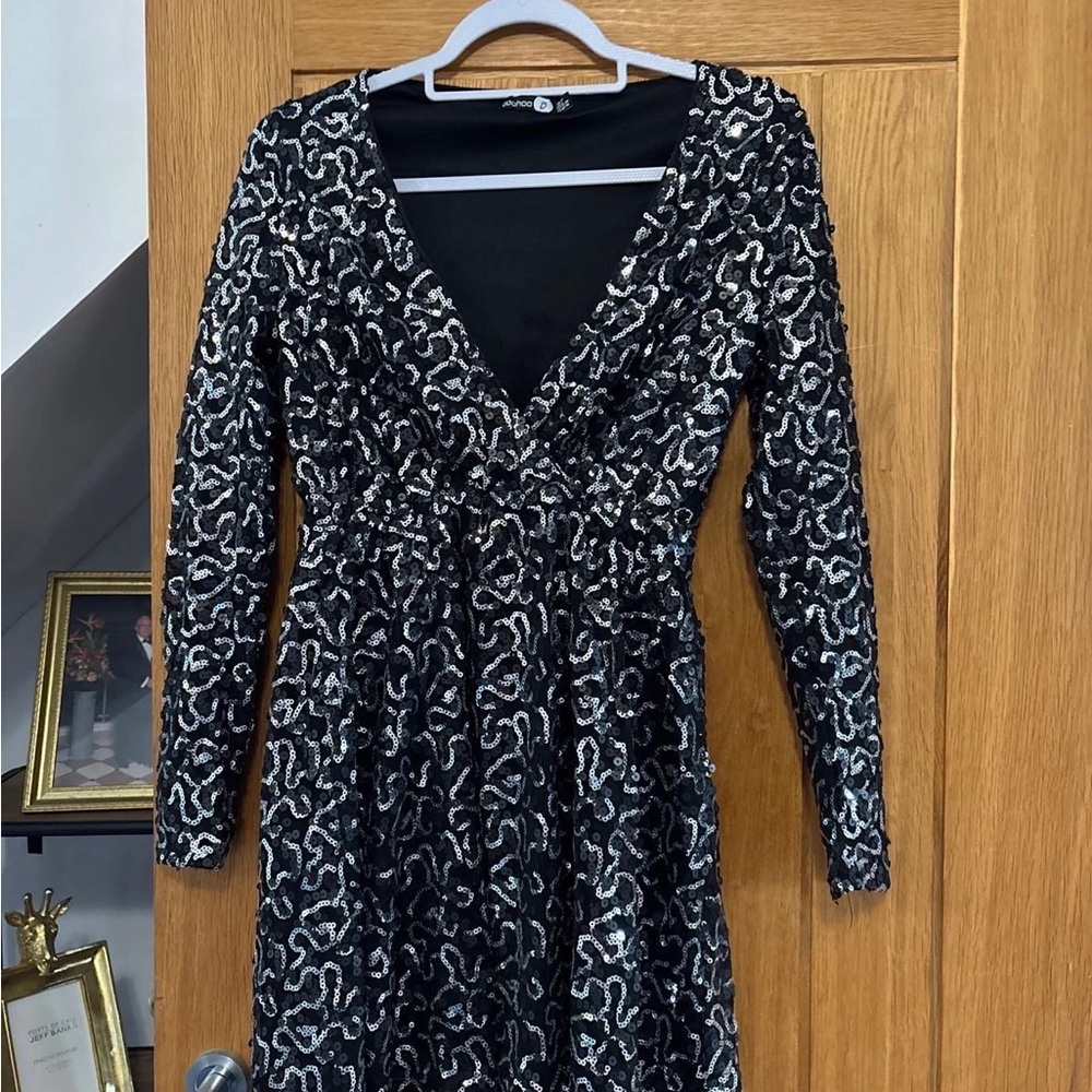 Elegant Black and Silver Patterned Dress